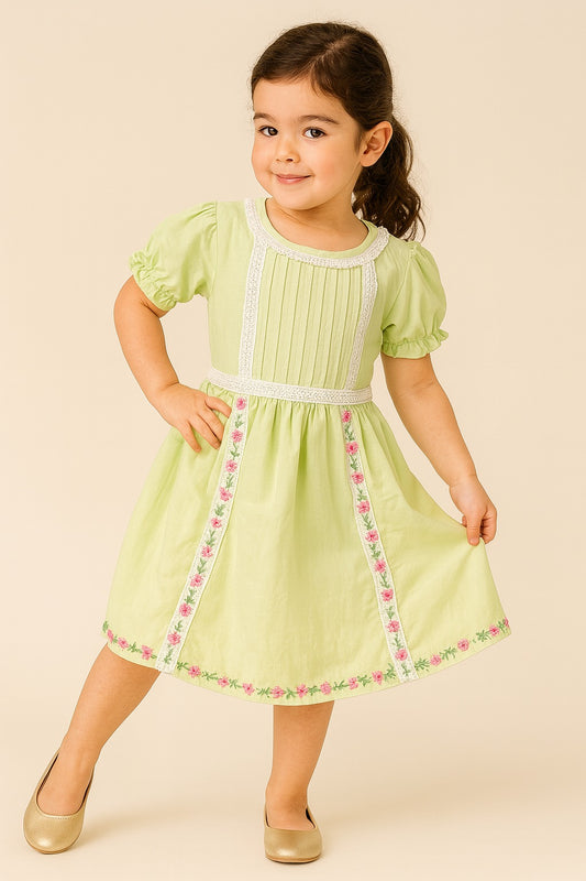 Pistachio Green-Spring Garden Pintuck Short Casual Frock